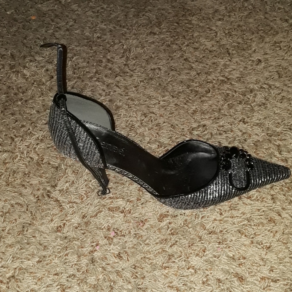Women's dress shoes